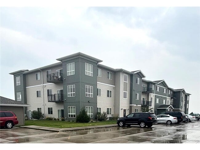 1901 Pirate Dr in Crookston, MN - Building Photo - Building Photo