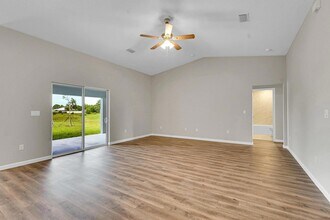 5884 NW Files Ct in Port St. Lucie, FL - Building Photo - Building Photo