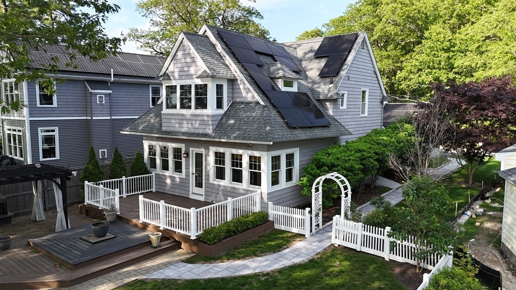 63 Wawela Rd in Webster, MA - Building Photo