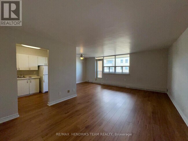 156 Fitch St in Welland, ON - Building Photo - Building Photo