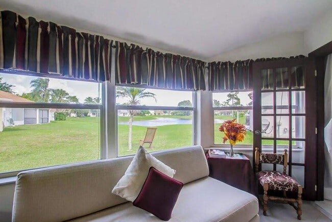 9709 Sunny Isle Cir in Boca Raton, FL - Building Photo - Building Photo