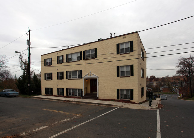 4934 Foote St NE in Washington, DC - Foto de edificio - Building Photo