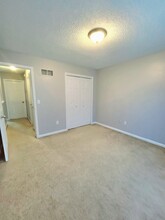 5401 NW 86th Ct, Unit 03 in Kansas City, MO - Building Photo - Building Photo