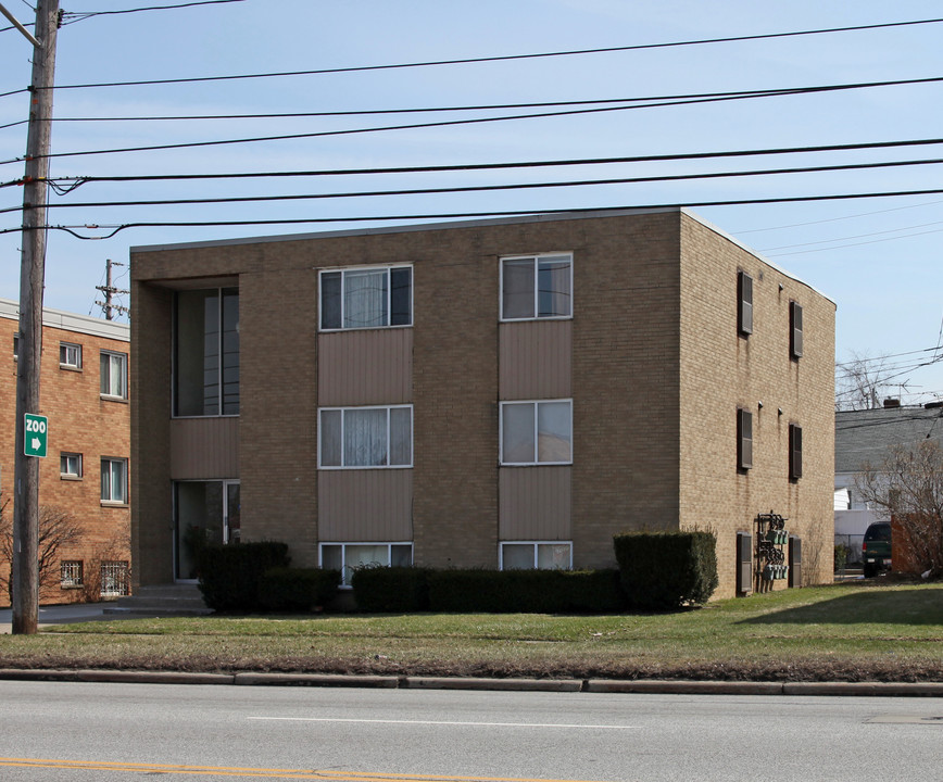 4333 Ridge Rd in Cleveland, OH - Building Photo