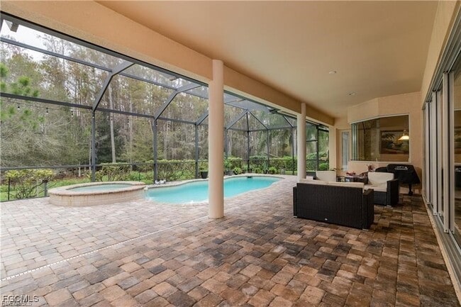 11236 Paddington Terrace in Ft. Myers, FL - Foto de edificio - Building Photo