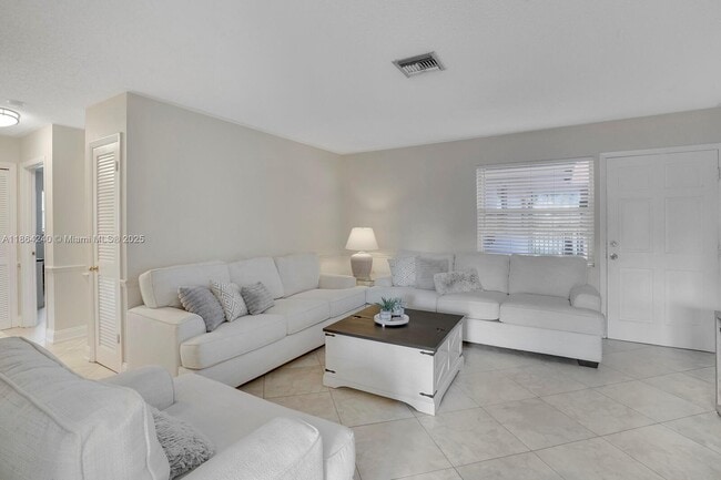 222 SW 1st St in Pompano Beach, FL - Building Photo - Building Photo