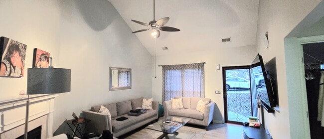 5464 Daniel Ray Dr in Nashville, TN - Building Photo - Building Photo