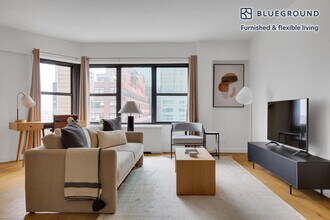 279 E 44th St in New York, NY - Building Photo - Building Photo
