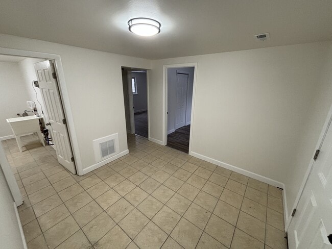 6826 E 3rd Ave in Gary, IN - Building Photo - Building Photo