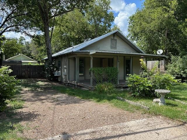 505 Grace St in Glen Rose, TX - Foto de edificio - Building Photo