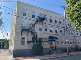 81 Empire St, Unit 4 in Boston, MA - Building Photo