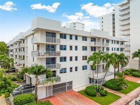 1665 Bay Rd in Miami Beach, FL - Building Photo