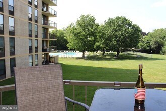 666 W Germantown Pike, Unit 1205 in Plymouth Meeting, PA - Building Photo - Building Photo
