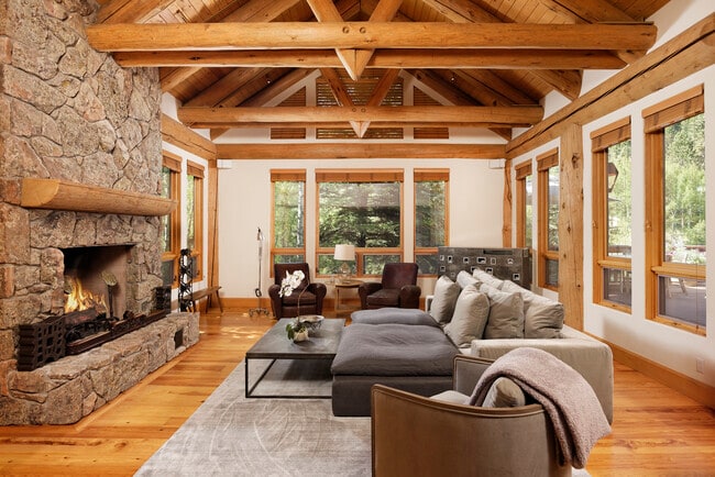 property at 1417 Crystal Lake Rd