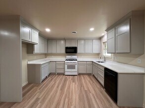 509 Davis Dr in Athens, TX - Building Photo - Building Photo