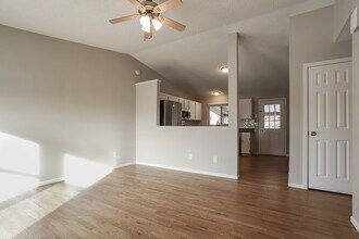 8993 W Ontario Ave in Littleton, CO - Foto de edificio - Building Photo