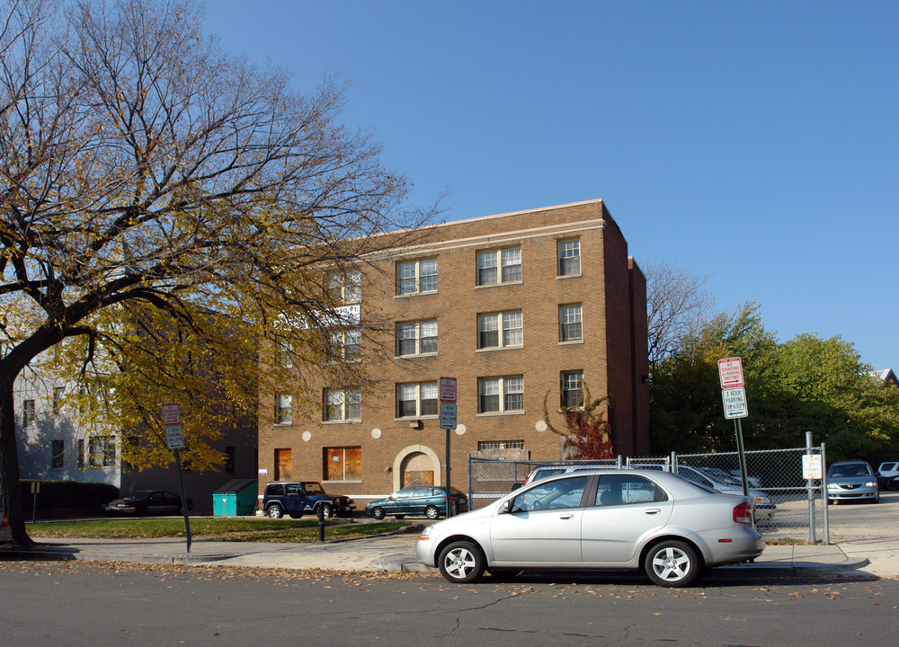 816-820 Potomac Ave SE in Washington, DC - Building Photo