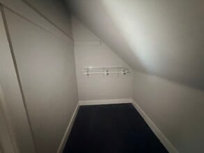 1924 Commonwealth Ave, Unit 2nd Fl in Merrick, NY - Building Photo - Building Photo