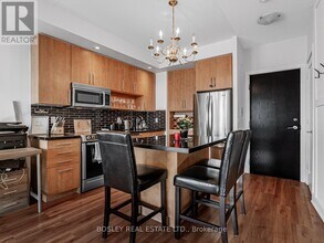 120 Homewood Ave in Toronto, ON - Building Photo - Building Photo