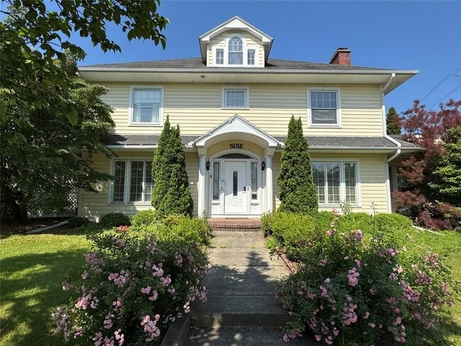property at 9 Beethoven St