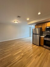 393 W Broadway, Unit 3 in Boston, MA - Foto de edificio - Building Photo