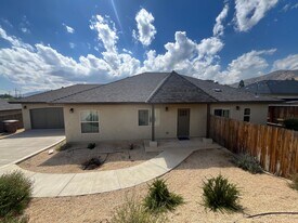 20920 White Pine Dr in Tehachapi, CA - Building Photo