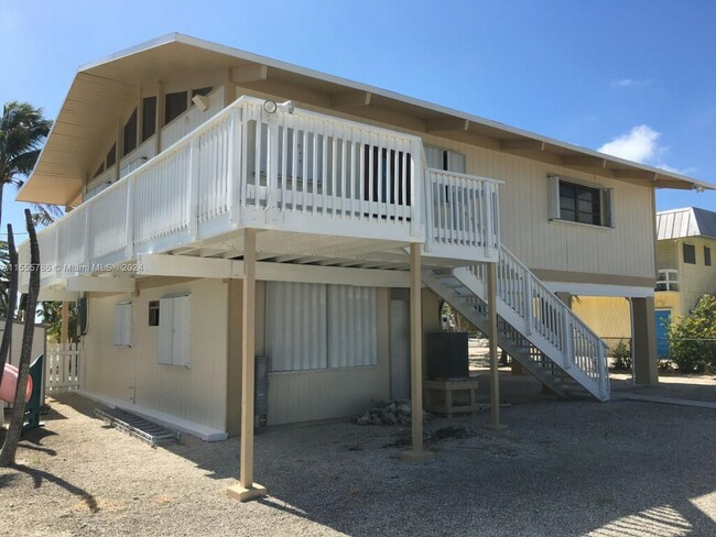 142 Columbus Dr in Islamorada, FL - Building Photo - Building Photo