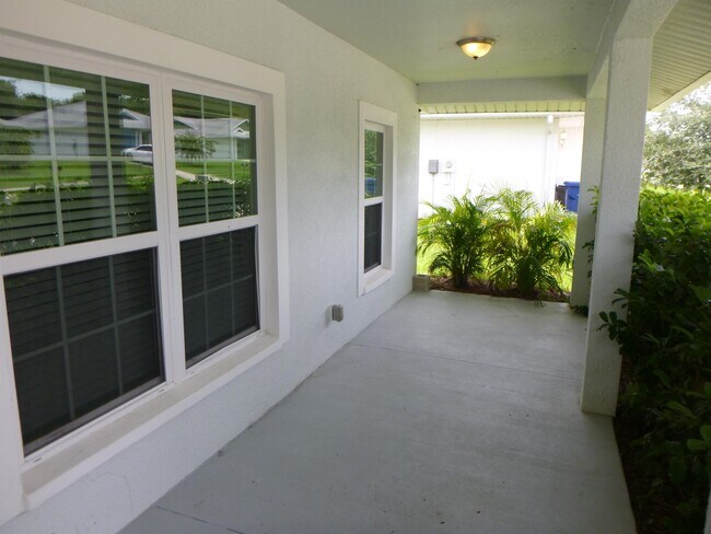 36826 Annika Way in Dade City, FL - Building Photo - Building Photo