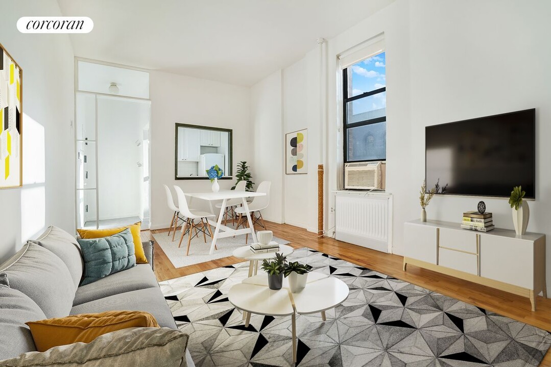 57 W 84th St in New York, NY - Building Photo