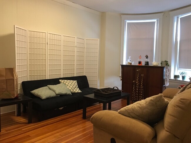 11 Mt Hood Rd, Unit 2 in Boston, MA - Building Photo - Building Photo