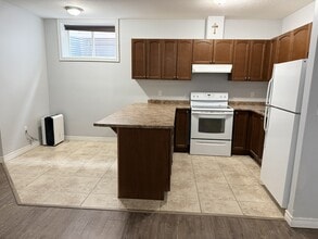 34 Mullin Dr in Guelph, ON - Building Photo - Building Photo