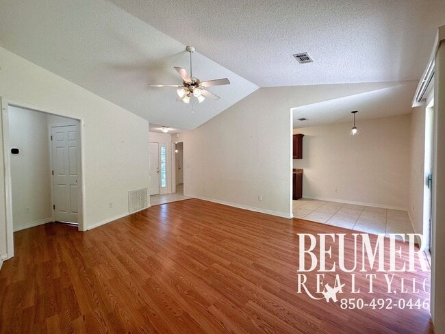 136 Carrier Dr in Pensacola, FL - Building Photo - Building Photo