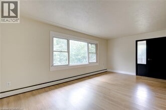 870 Guelph St in Kitchener, ON - Building Photo - Building Photo