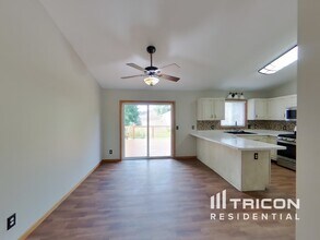 6393 Wildwood Way in Monticello, MN - Building Photo - Building Photo