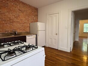 248 Brookline St, Unit 3 in Cambridge, MA - Building Photo - Building Photo