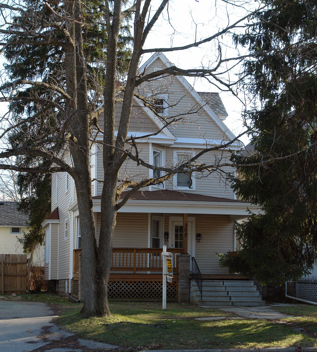 308 9th St in Elyria, OH - Foto de edificio - Building Photo