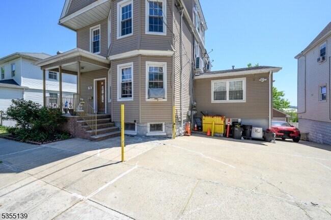 78 Forest St in Kearny, NJ - Building Photo - Building Photo