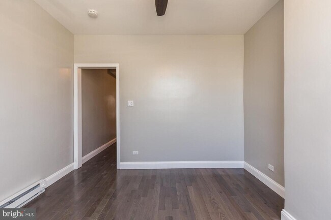 1837 E Harold St photo'