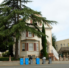 1303 Sacramento St in Vallejo, CA - Foto de edificio - Building Photo