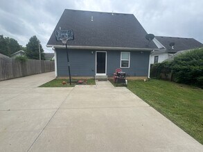 613 W Harrison St in Springfield, MO - Building Photo - Building Photo