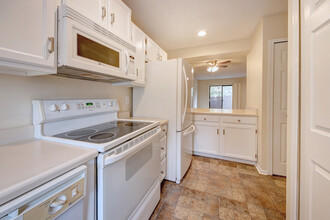 1506 Crestone Ave in Colorado Springs, CO - Building Photo - Building Photo