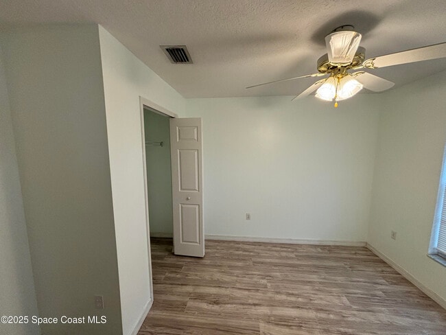 1090 Early Dr NW in Palm Bay, FL - Building Photo - Building Photo
