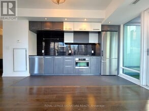 8 The Esplanade in Toronto, ON - Building Photo - Building Photo