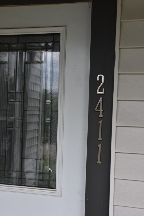 2411 Fillmore St NE, Unit Lower in Minneapolis, MN - Building Photo
