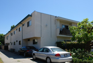 3742-3750 S Bentley Ave in Los Angeles, CA - Foto de edificio - Building Photo