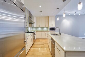 1610 N Queen St in Arlington, VA - Foto de edificio - Building Photo