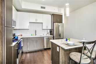 6800 Main St in Houston, TX - Building Photo - Building Photo