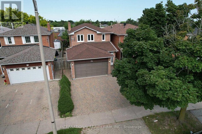 71 Olivewood Dr in Markham, ON - Building Photo - Building Photo