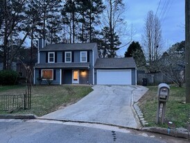 11325 Bramshill Dr in Alpharetta, GA - Building Photo