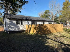 302 Dotts Cir in Darlington, SC - Building Photo - Building Photo